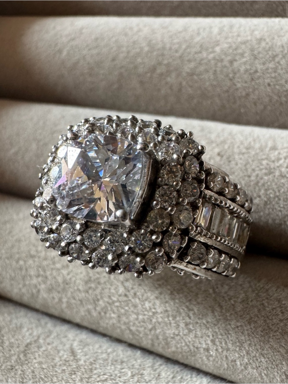 SJ 925 Sterling Silver Cushion Halo Clear CZ Statement Ring Size 8